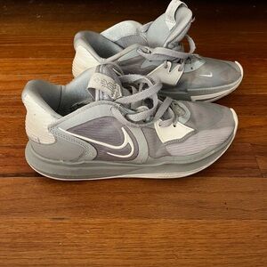 Women’s size 6.5 Nike Basketball shoes